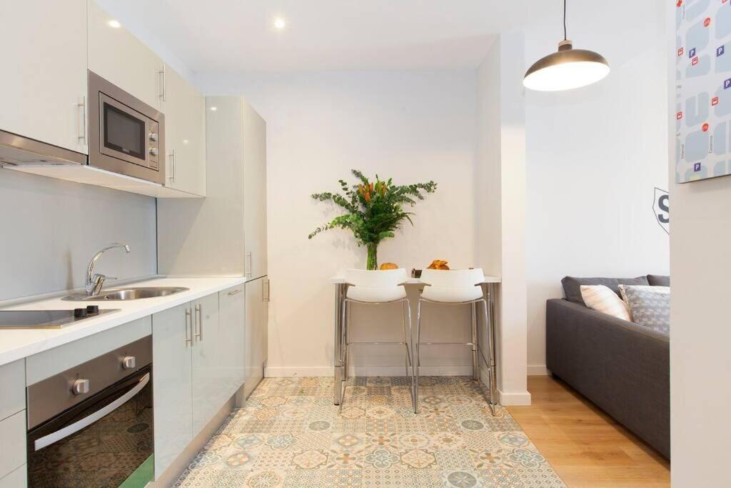 Gorgeous 4bed 4bath Close To Center Apartment